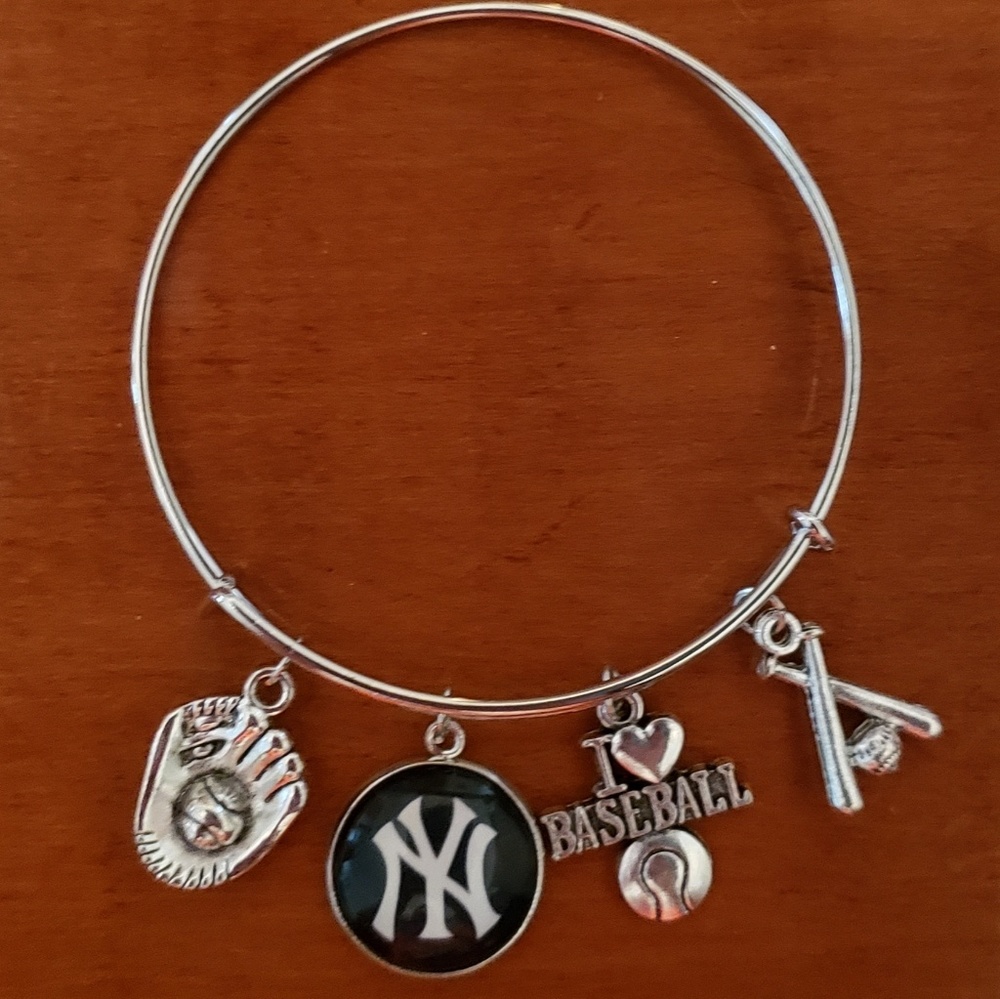New York Yankees bracelet